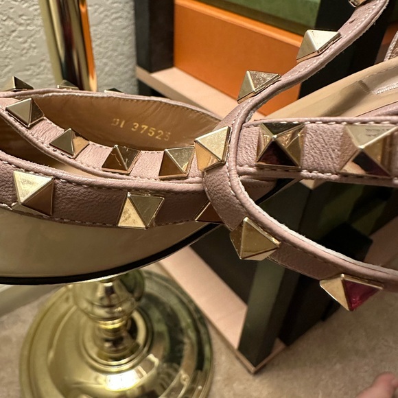 Used 1 time for wedding. Retail $1100. Size 36.5 - Picture 7 of 12